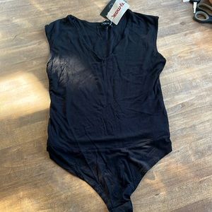 NWT black v-neck bodysuit size medium